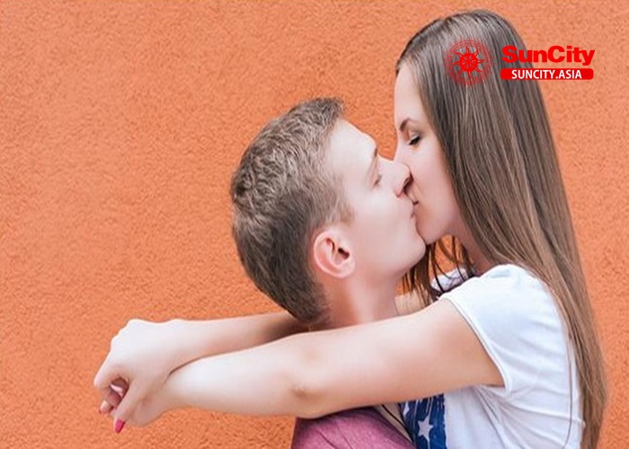 Các giấc mơ hôn nhau