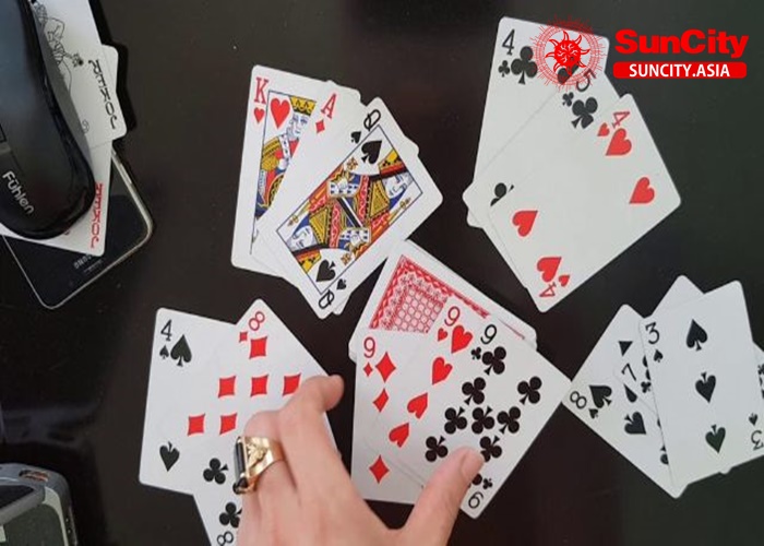 Ngủ mơ thấy đánh bài đánh con gì?